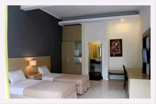 Tanjung Plaza Hotel Prigen Екстер'єр фото